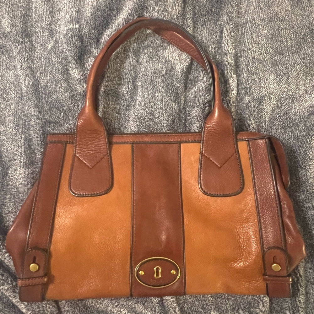 Fossil purse/bag.